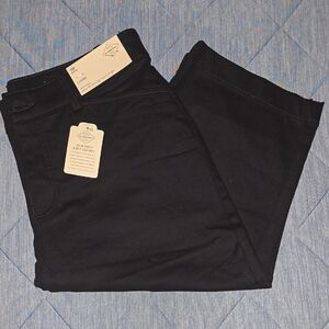 St. John's Bay Women's Black Capris